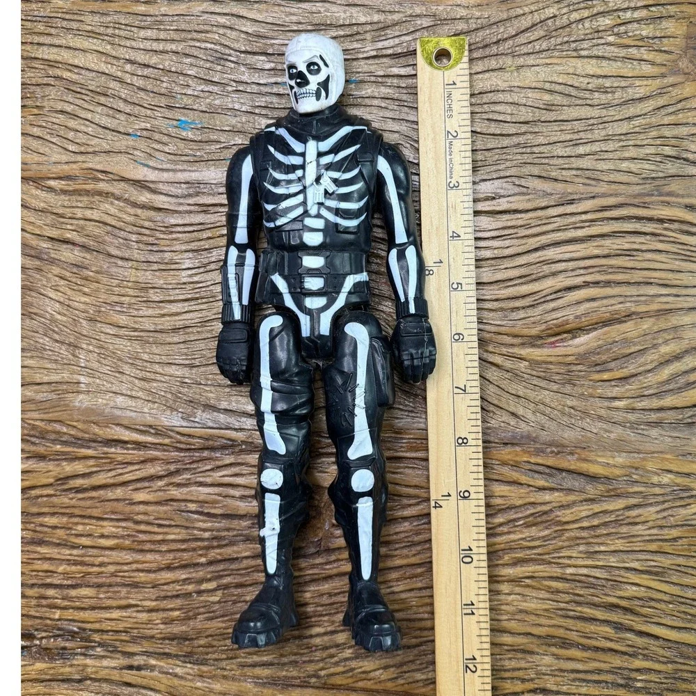 Fortnite Skull Trooper Action Figure 11 Inch Victory Series Skeleton Skin Black
